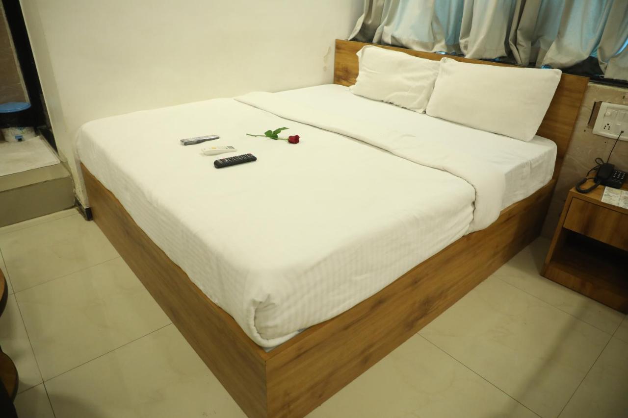 Hotel Shiv Leela Grand Мумбай Екстериор снимка