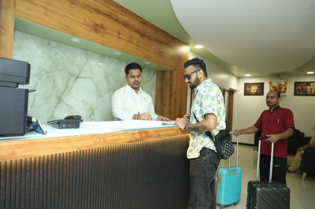 Hotel Shiv Leela Grand Мумбай Екстериор снимка